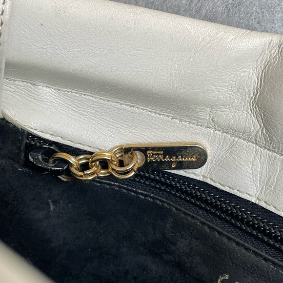 Salvatore Ferragamo 100% Leather Bag Off White Shoulder Bag Hinged Purse Vtg COA - Picture 8 of 17